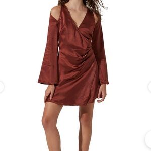 SHOULDER CUTOUT LONG SLEEVE SATIN MINI DRESS